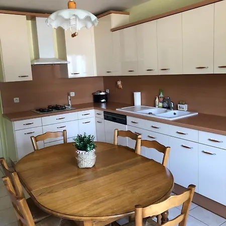 Maison 9 personnes avec jardin et parking clos à 3kms du Circuit des 24h du Mans * Ruaudin