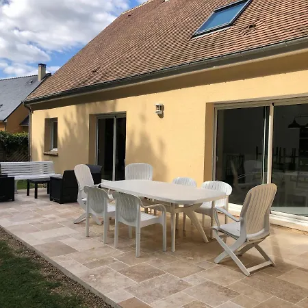 Maison 9 personnes avec jardin et parking clos à 3kms du Circuit des 24h du Mans