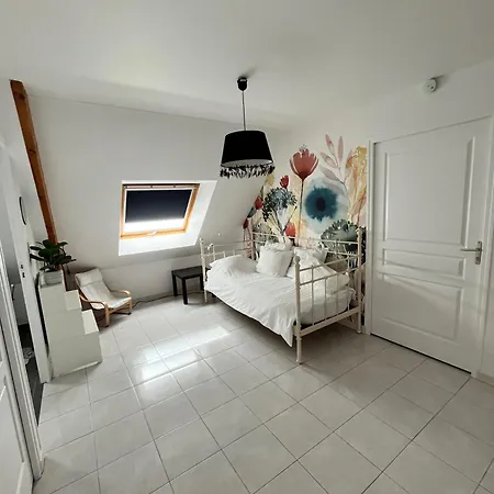 Maison 9 personnes avec jardin et parking clos à 3kms du Circuit des 24h du Mans Ruaudin